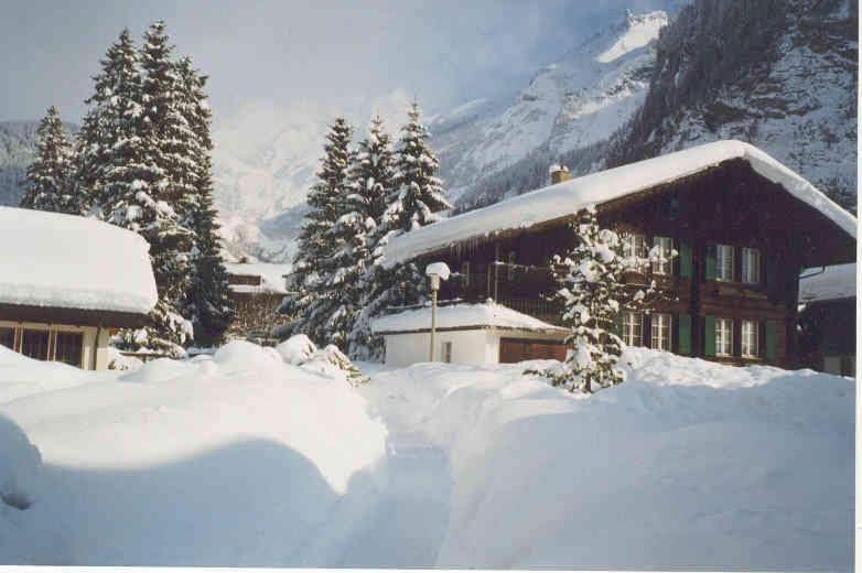 Familienferien Im Chalet Baergli Kandersteg Luaran gambar